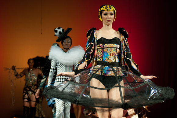 Unique Fashion Show Looks For An